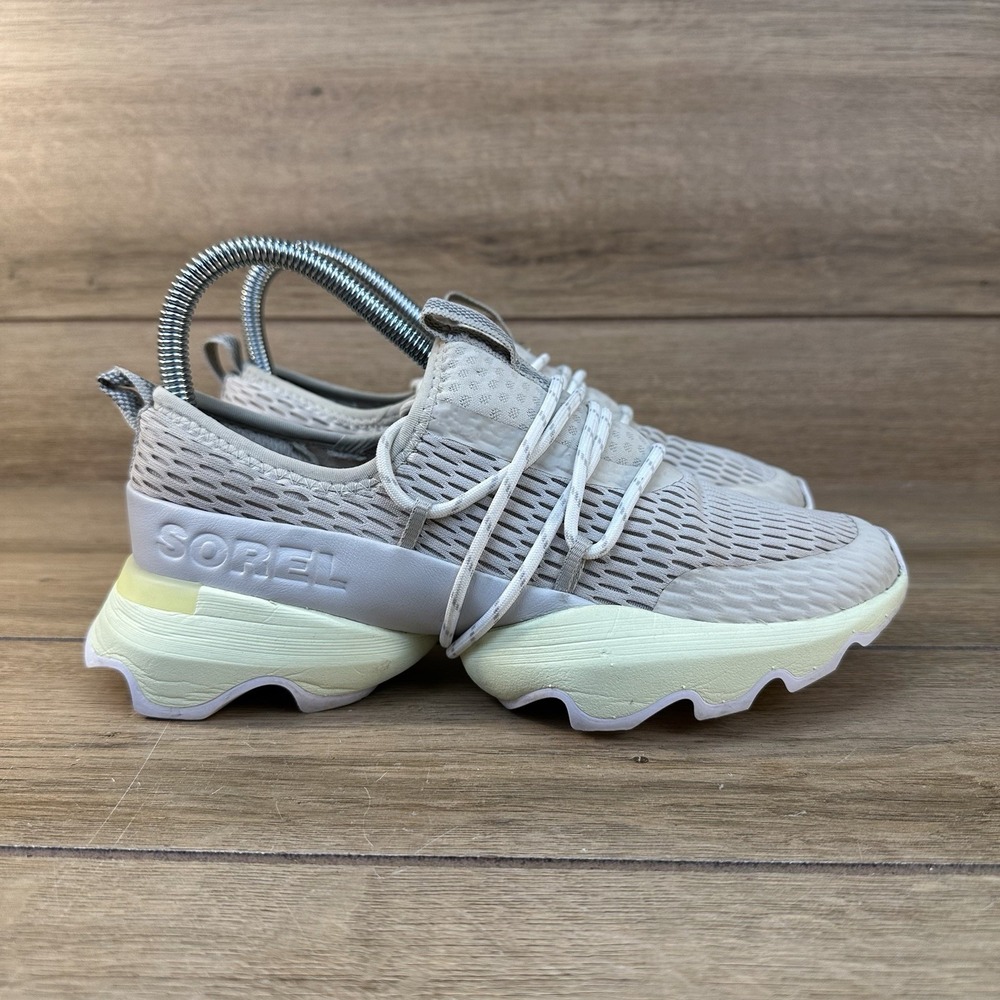 Sorel Kinetic Impact Dark Stone Moonstone Sneaker Women's Size 6 Beige‎ Yellow